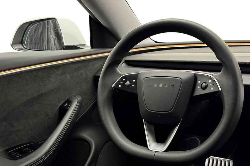 Tesla Model 3 bild 18