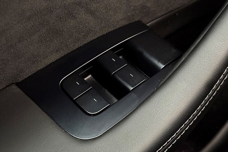 Tesla Model 3 bild 33