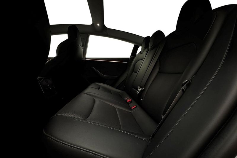 Tesla Model 3 bild 16
