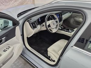 Volvo V60 bild 2