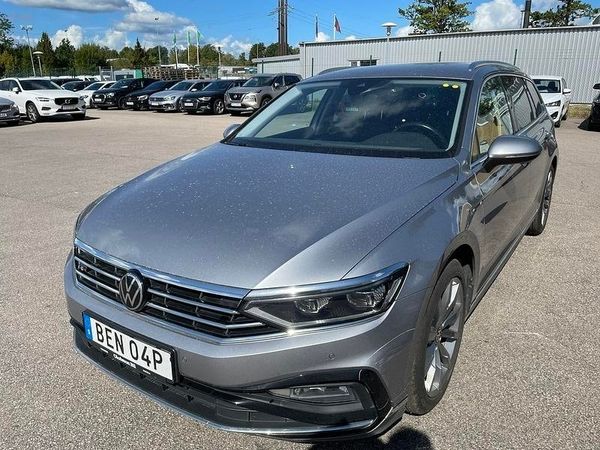 Volkswagen Passat SPORTSCOMBI 4MOTION R-LINE - 2022