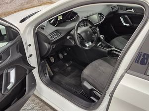 Peugeot 308 bild 2
