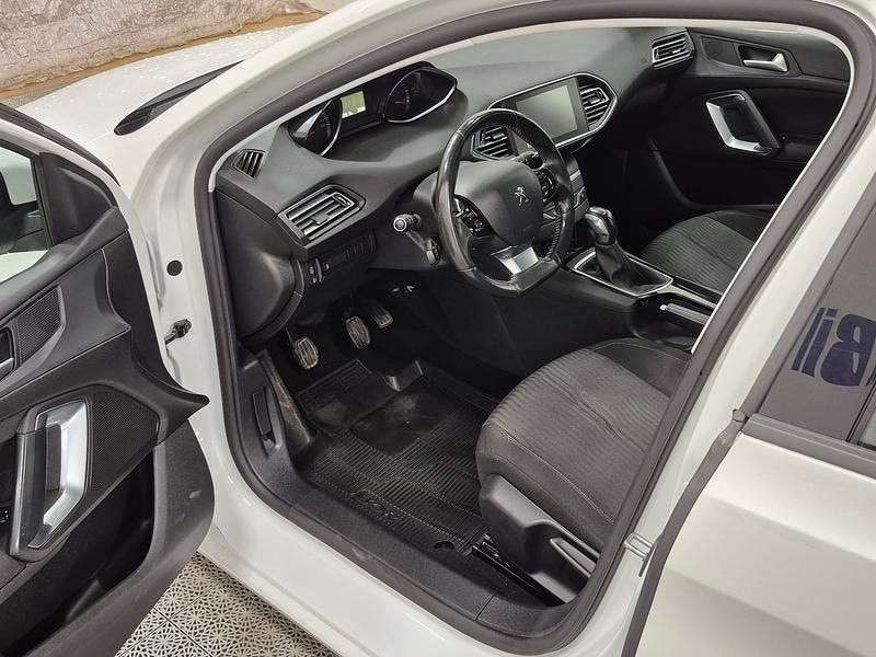 Peugeot 308 bild 2