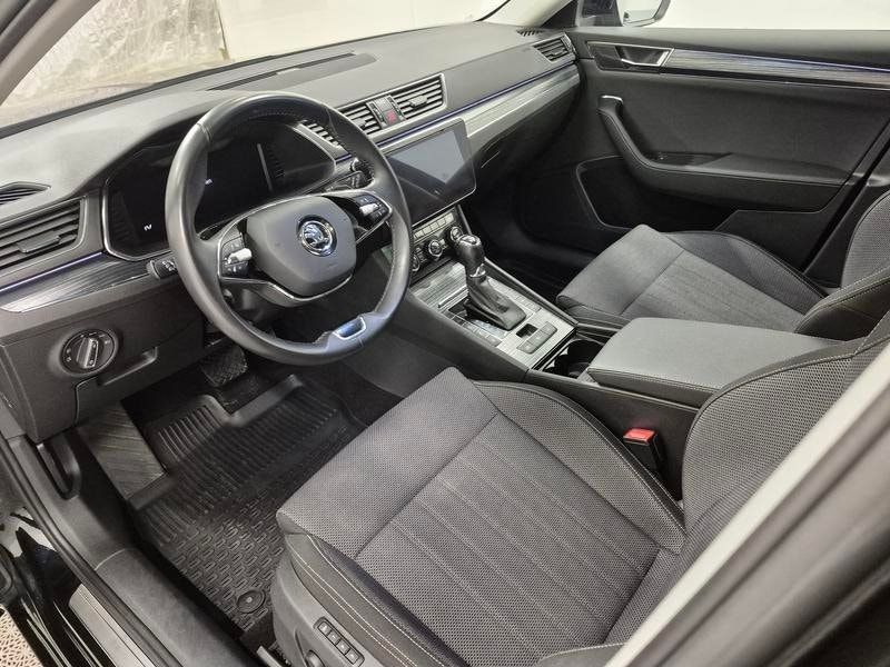 Skoda Superb bild 2