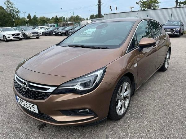 Opel Astra 5DR - 2016
