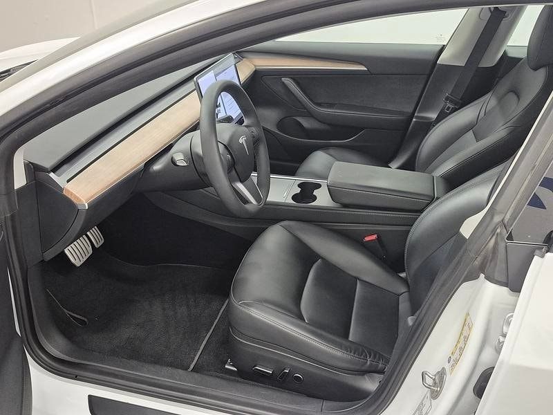 Tesla Model 3 bild 2