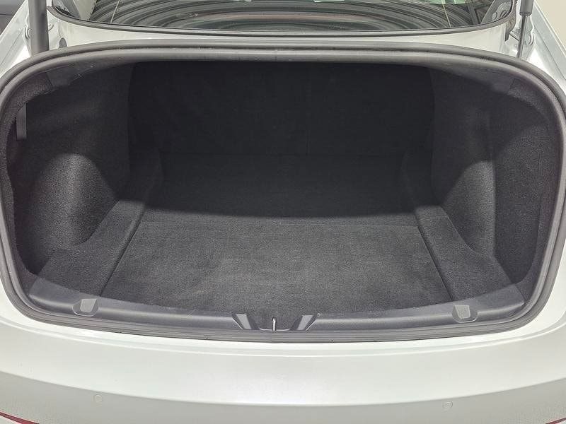 Tesla Model 3 bild 9