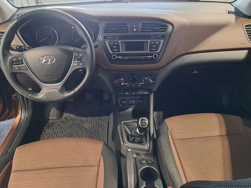 Hyundai i20 bild 6