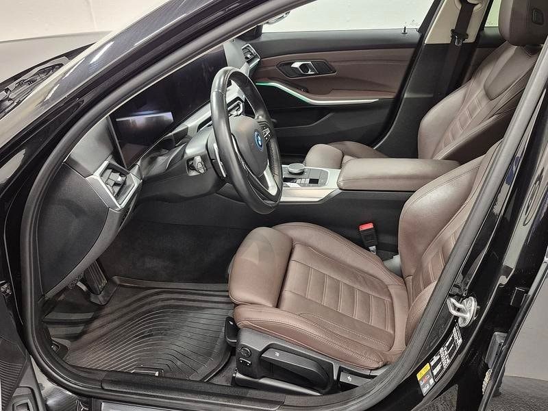 BMW 330 bild 2