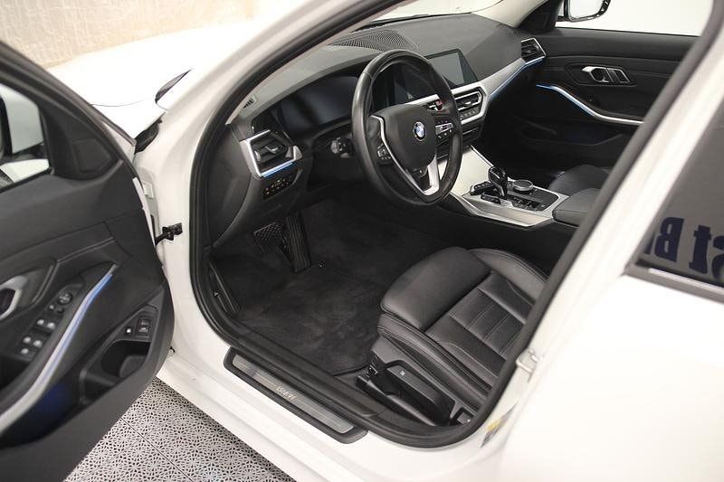 BMW 330 bild 2