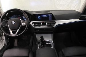 BMW 330 bild 6