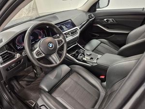 BMW 320 bild 2