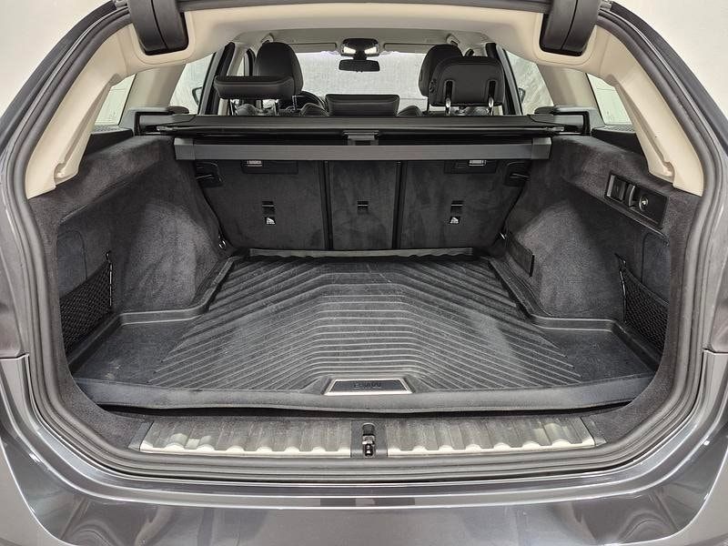 BMW 320 bild 8