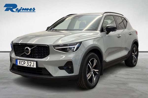Volvo XC40 B3 FWD Bensin Plus Dark - 2025
