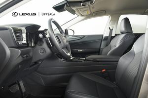 Lexus NX bild 7