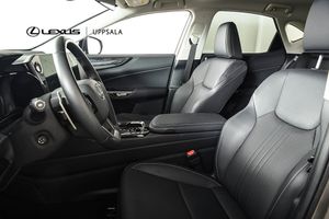 Lexus NX bild 16