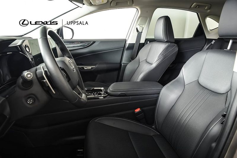 Lexus NX bild 16
