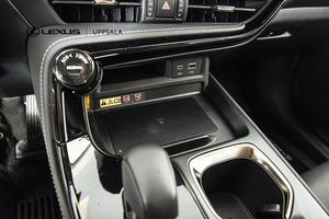 Lexus NX bild 13