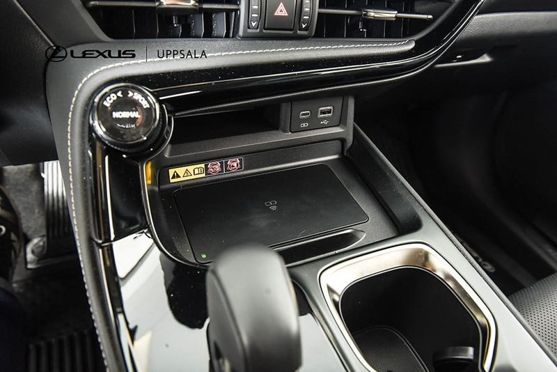 Lexus NX bild 13