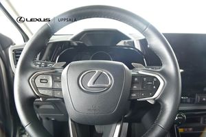 Lexus NX bild 10