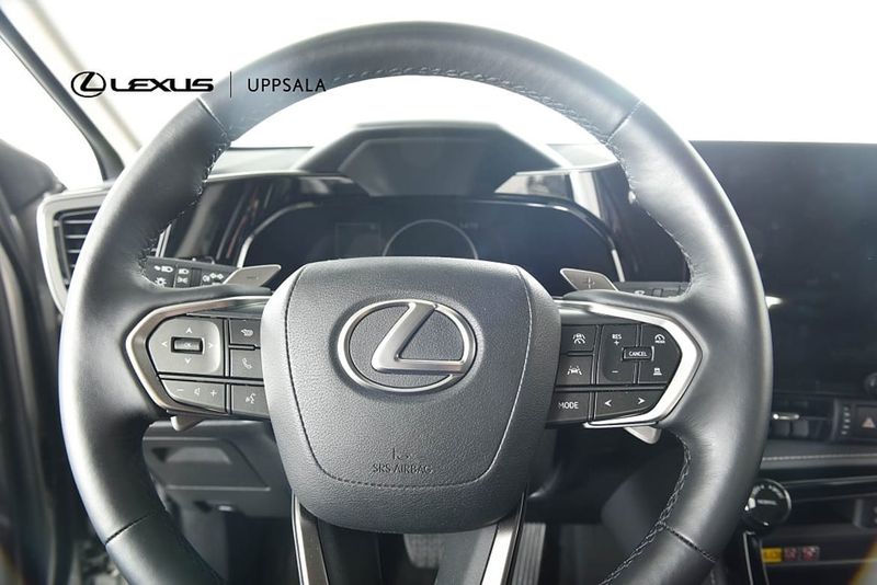 Lexus NX bild 10