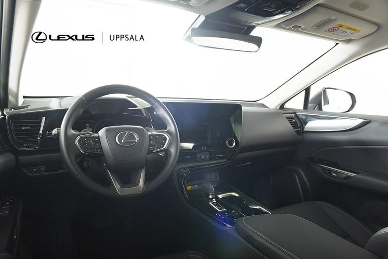 Lexus NX bild 6