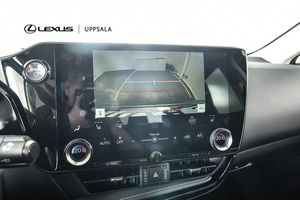Lexus NX bild 12