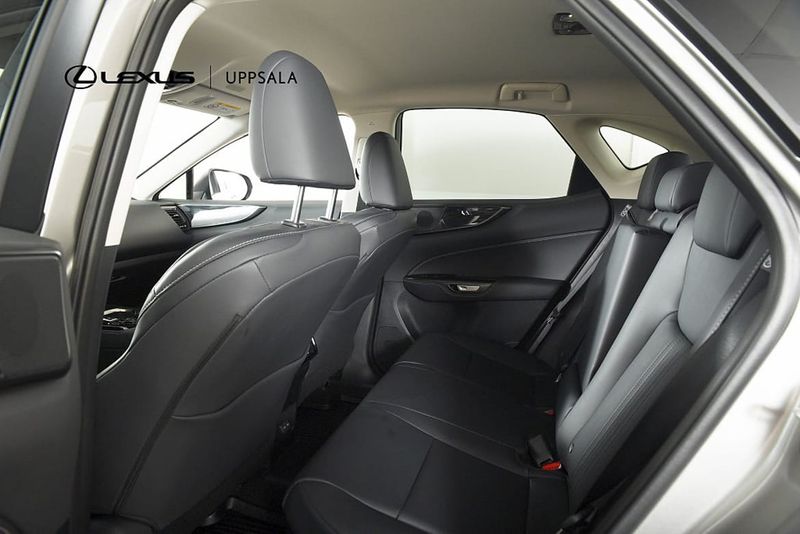 Lexus NX bild 8