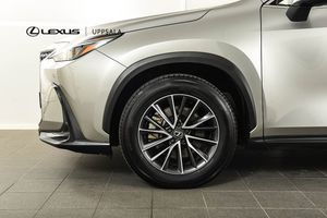 Lexus NX bild 17