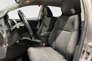 Toyota Auris bild 3