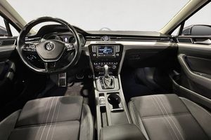 Volkswagen Passat bild 11