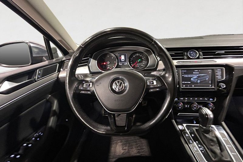 Volkswagen Passat bild 13