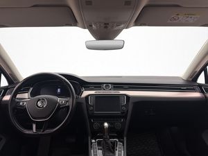 Volkswagen Passat bild 13