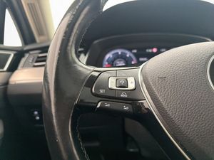 Volkswagen Passat bild 19