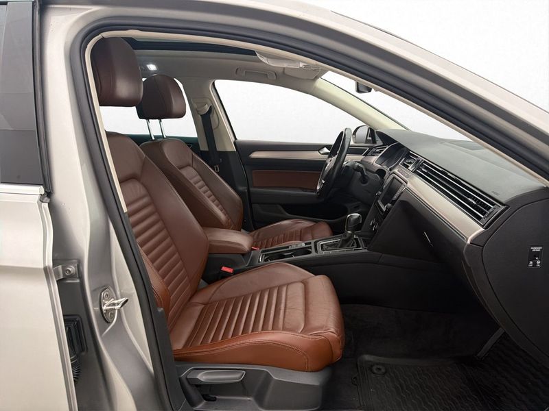 Volkswagen Passat bild 10