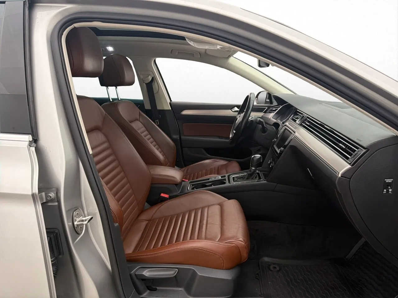 Volkswagen Passat bild 10