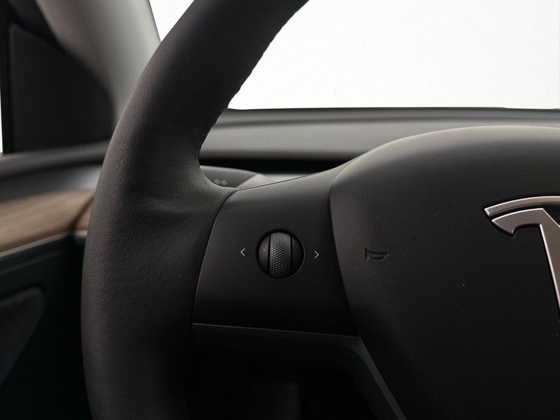 Tesla Model Y bild 29