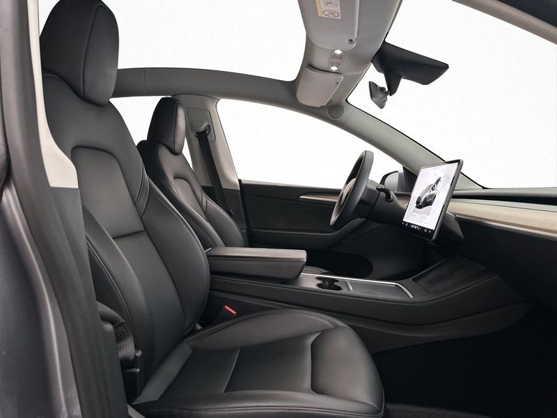 Tesla Model Y bild 11
