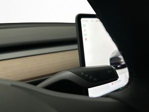 Tesla Model Y bild 19