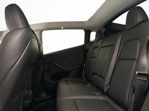 Tesla Model Y bild 13
