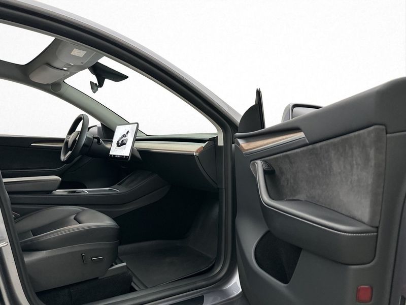 Tesla Model Y bild 12