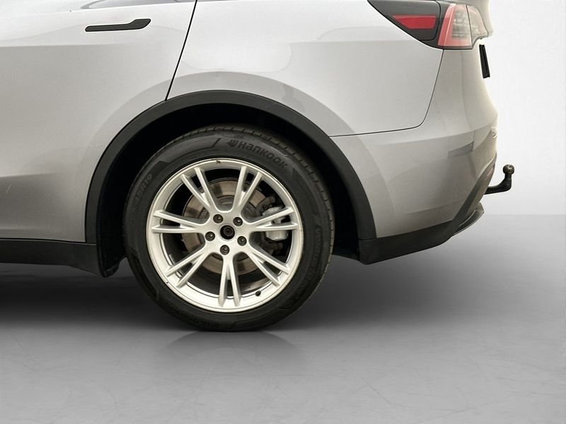 Tesla Model Y bild 32