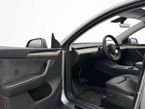 Tesla Model Y bild 16