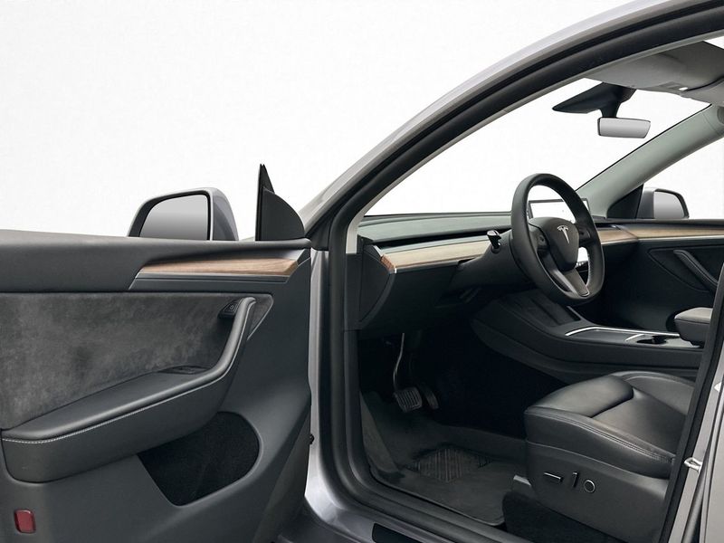 Tesla Model Y bild 16