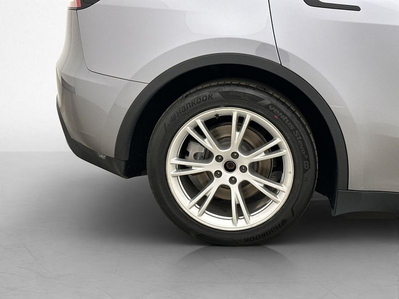 Tesla Model Y bild 33