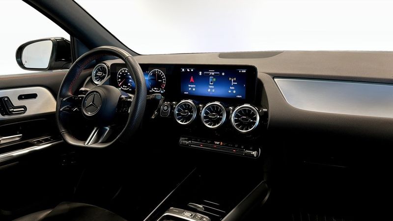 Mercedes GLA250 bild 3