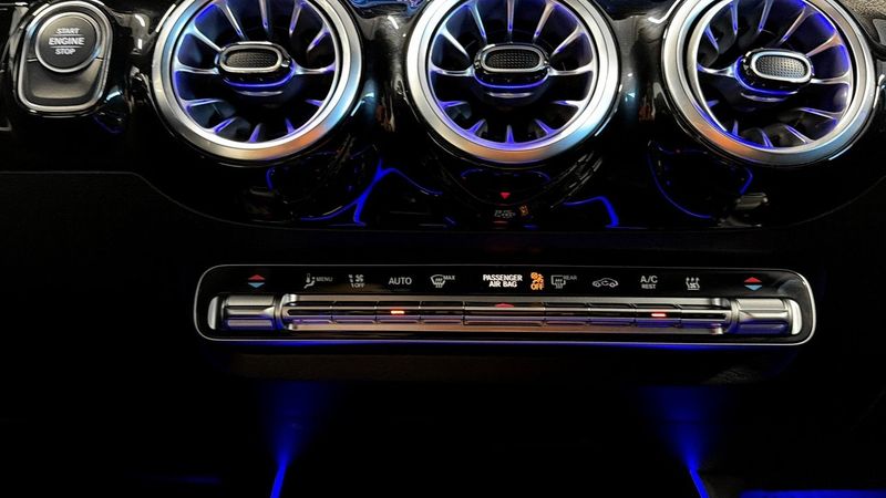 Mercedes GLA250 bild 16