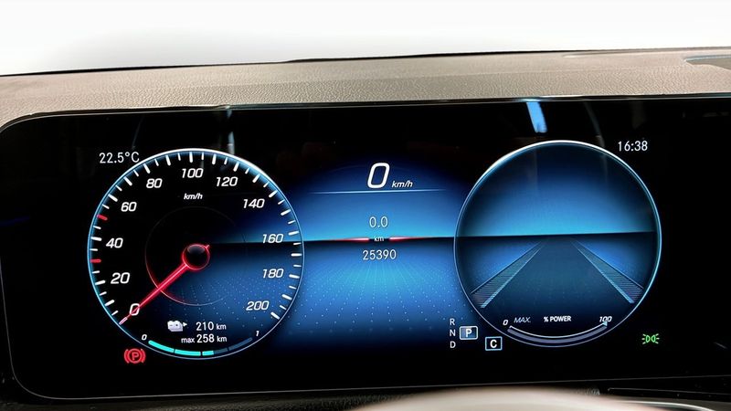 Mercedes EQB300 bild 15