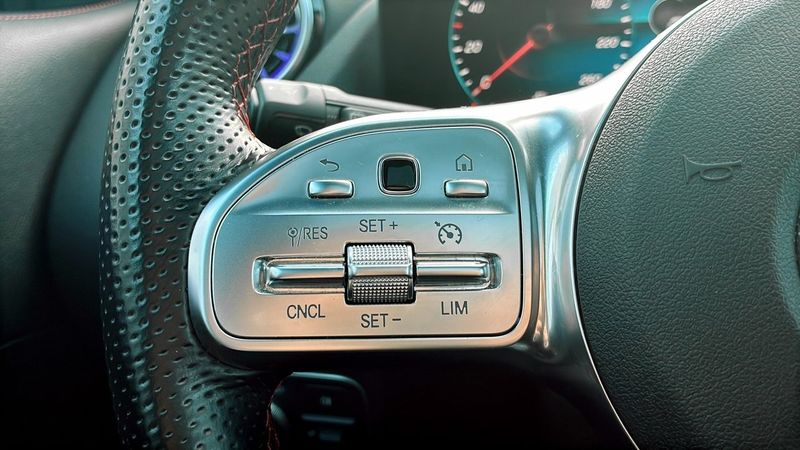 Mercedes GLA250 bild 16
