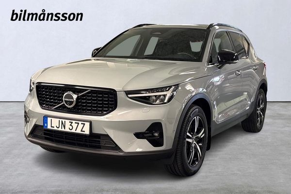 Volvo XC40 B3 FWD Bensin Plus Dark - 2025